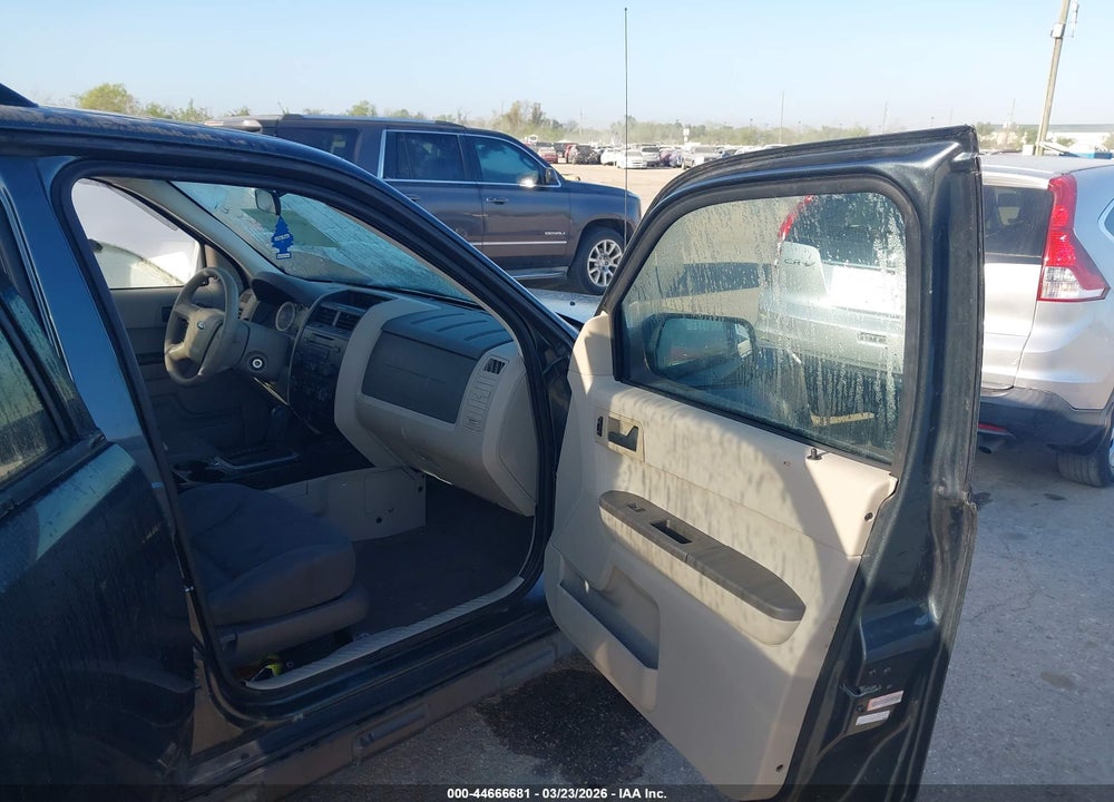 2008 FORD ESCAPE XLS VIN: 1FMCU02Z18KE38471