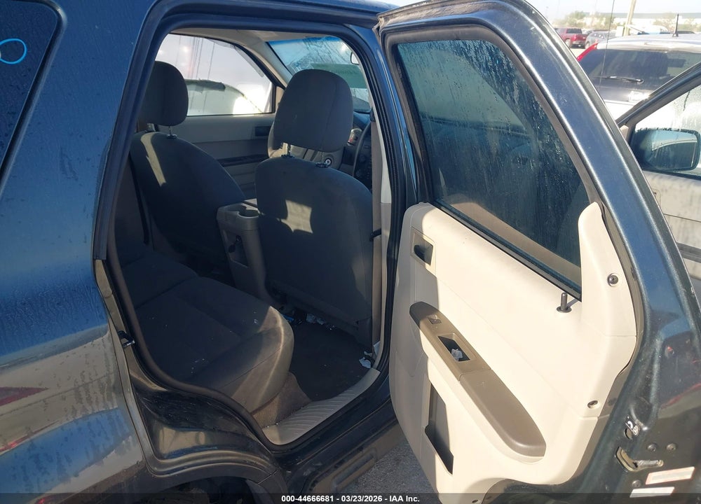 2008 FORD ESCAPE XLS VIN: 1FMCU02Z18KE38471