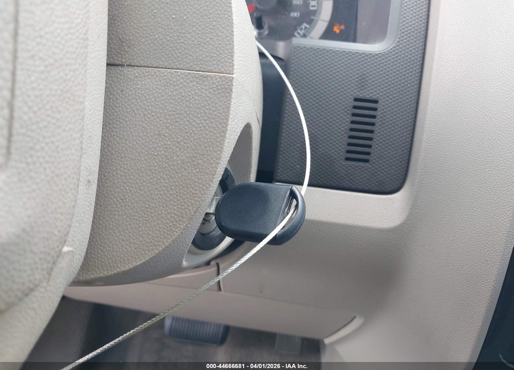 2008 FORD ESCAPE XLS VIN: 1FMCU02Z18KE38471