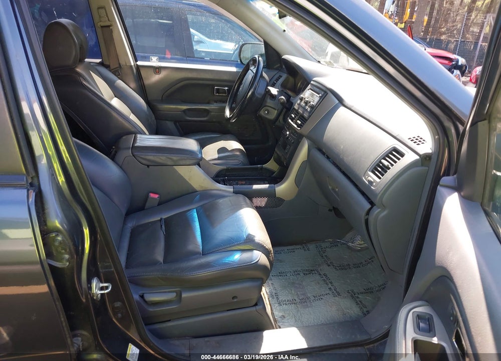 2006 HONDA PILOT EX-L VIN: 5FNYF18556B008533