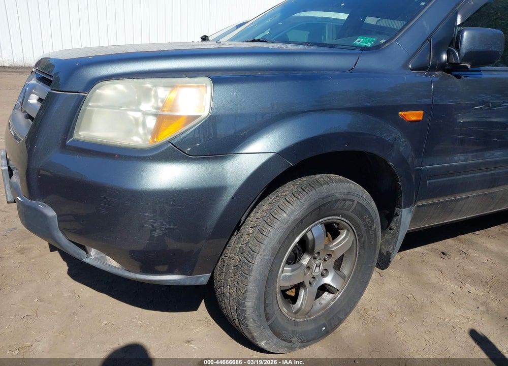 2006 HONDA PILOT EX-L VIN: 5FNYF18556B008533