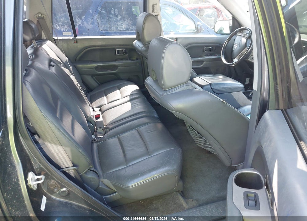 2006 HONDA PILOT EX-L VIN: 5FNYF18556B008533
