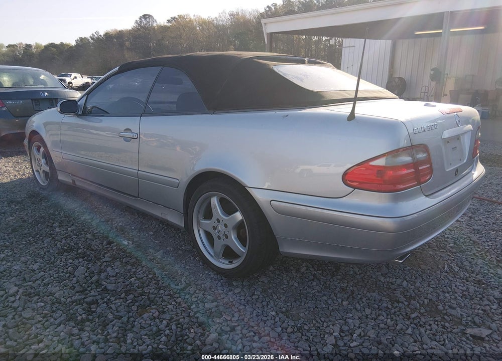 2002 MERCEDES-BENZ CLK 320 VIN: WDBLK65G32T129155