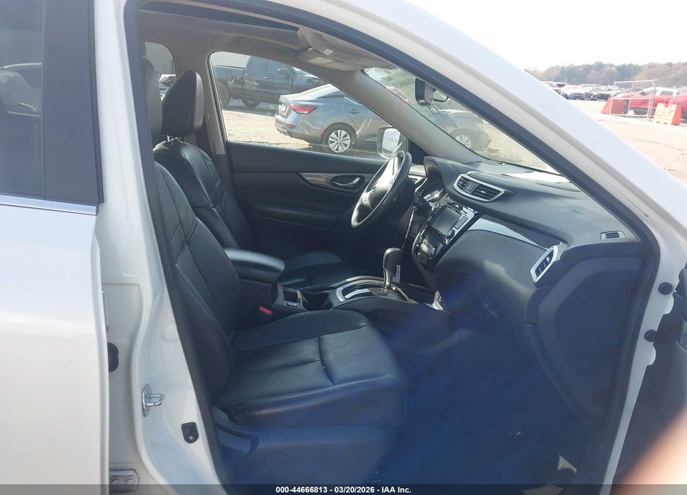 2015 NISSAN ROGUE SL VIN: 5N1AT2MT3FC775908