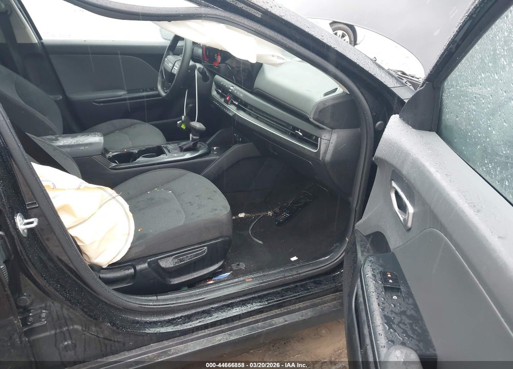 2025 KIA K4 LXS VIN: 3KPFT4DE6SE142300