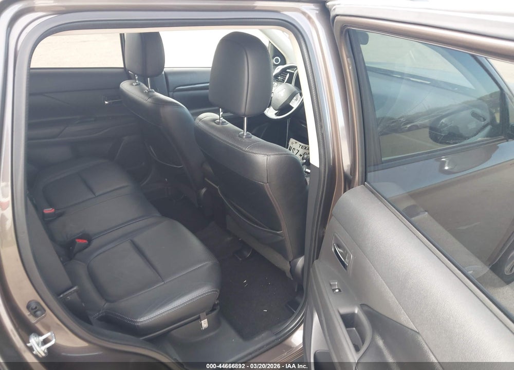 2016 MITSUBISHI OUTLANDER SEL VIN: JA4AD3A39GZ010996