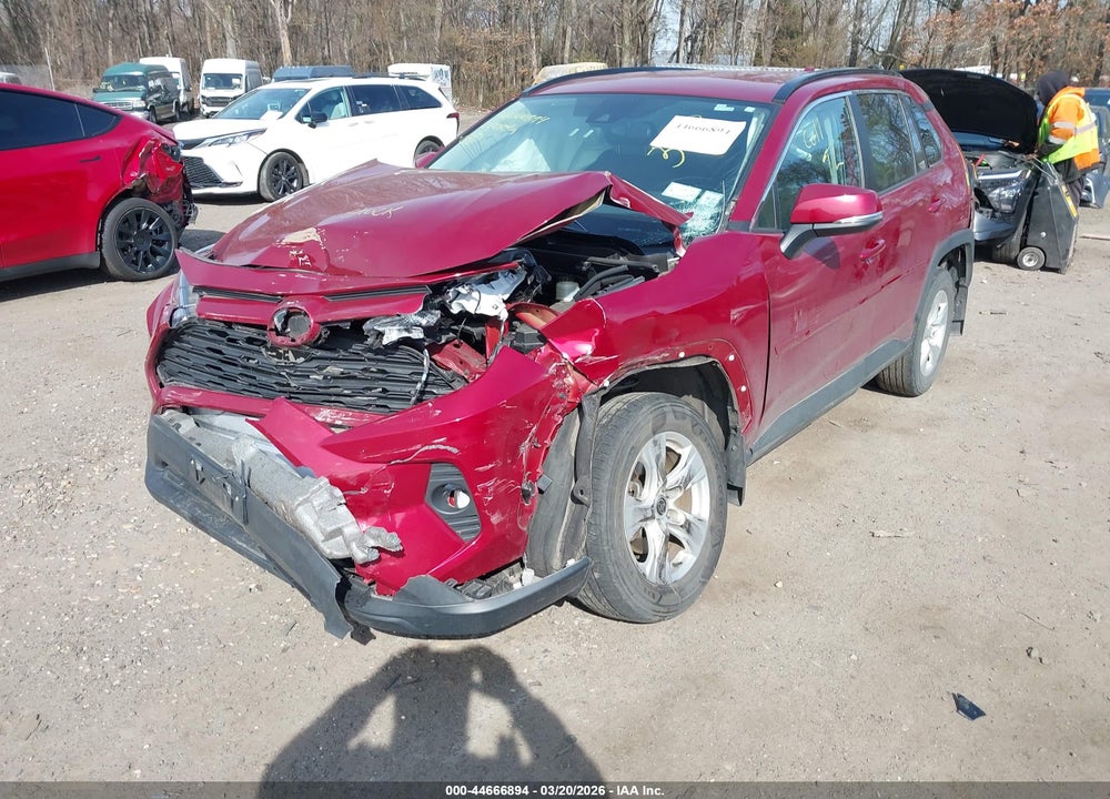 2021 TOYOTA RAV4 XLE VIN: 2T3P1RFV1MW168928