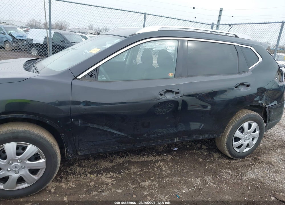 2016 NISSAN ROGUE S VIN: JN8AT2MVXGW136449