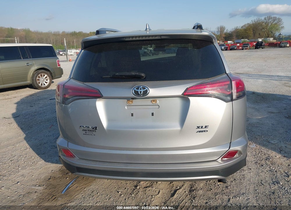 2018 TOYOTA RAV4 XLE VIN: JTMRFREV3JJ252674