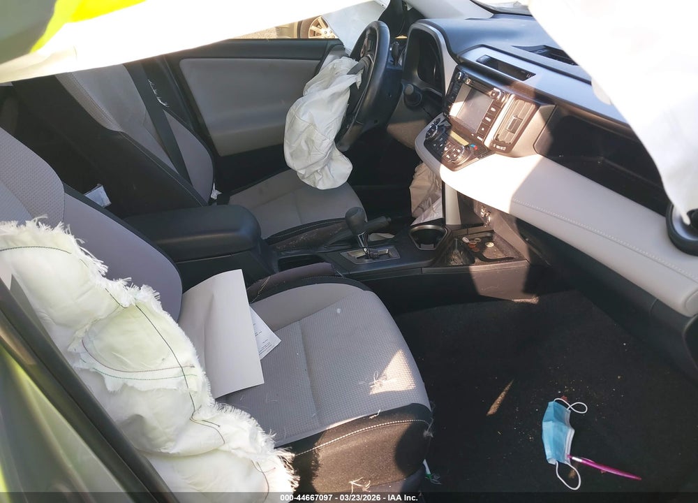 2018 TOYOTA RAV4 XLE VIN: JTMRFREV3JJ252674