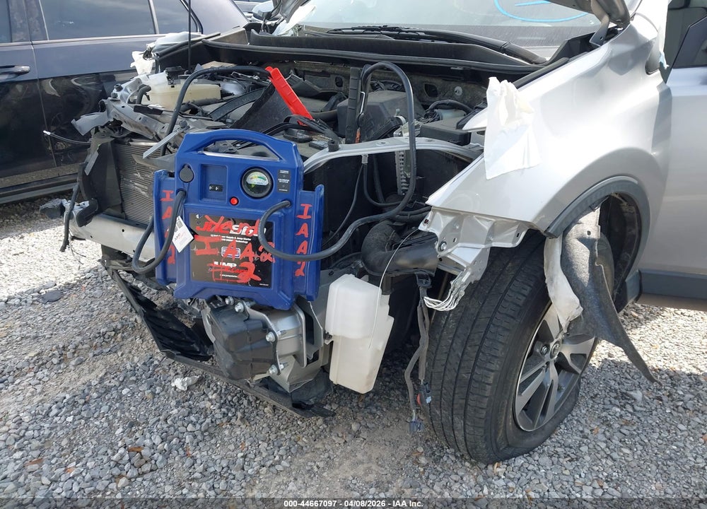 2018 TOYOTA RAV4 XLE VIN: JTMRFREV3JJ252674