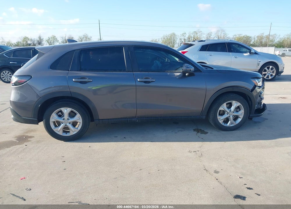 2024 HONDA HR-V 2WD LX VIN: 3CZRZ1H33RM733584