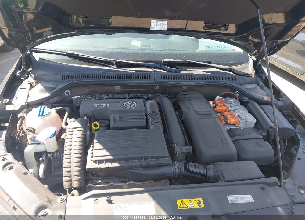 2013 VOLKSWAGEN JETTA HYBRID SEL VIN: 3VW637AJ0DM260061