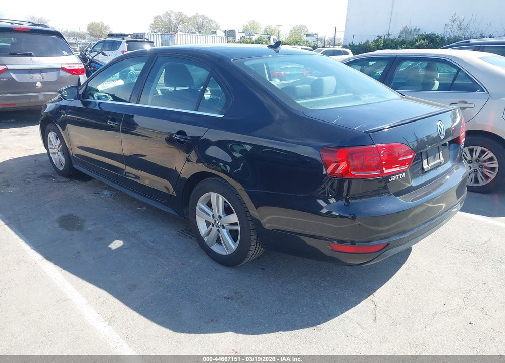 2013 VOLKSWAGEN JETTA HYBRID SEL VIN: 3VW637AJ0DM260061
