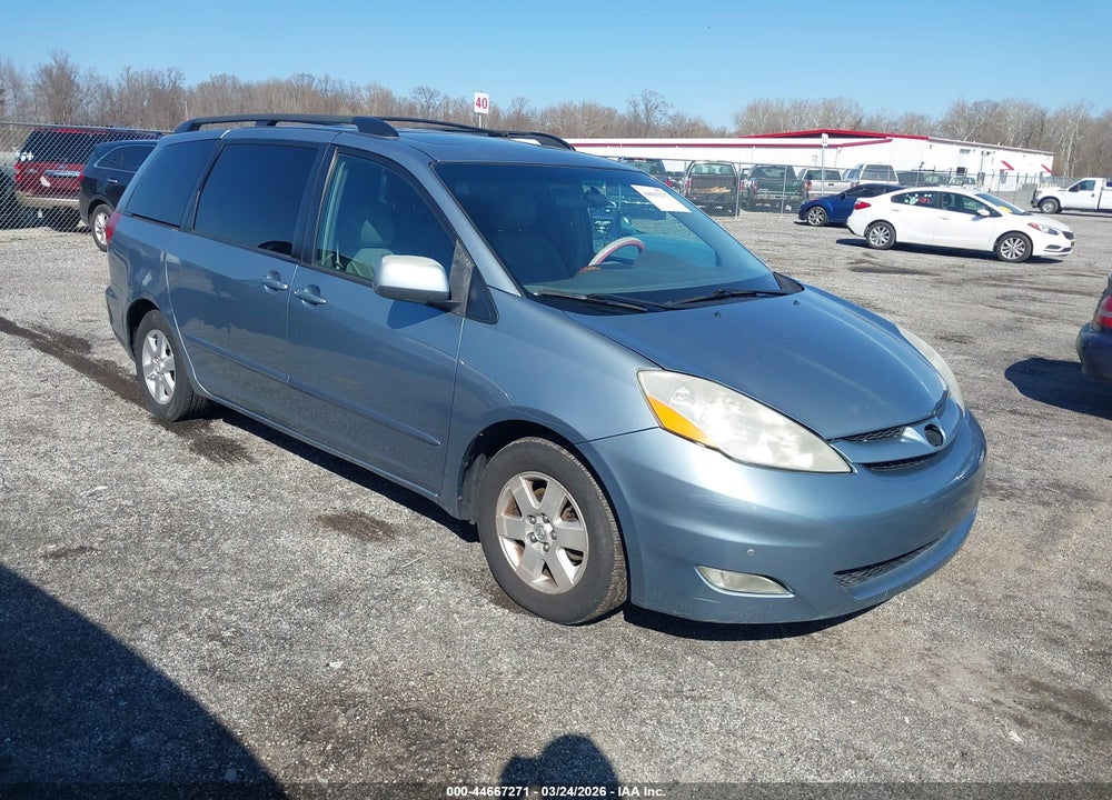 2010 TOYOTA SIENNA XLE VIN: 5TDYK4CC3AS300222