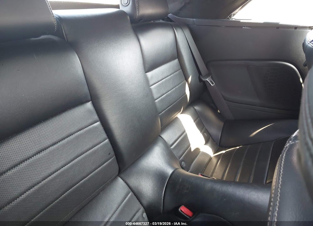 2014 FORD MUSTANG V6 PREMIUM VIN: 1ZVBP8EM4E5216651