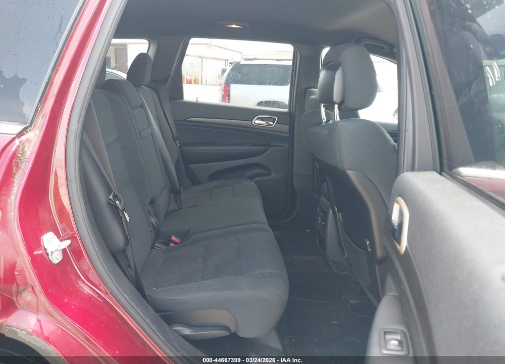 2015 JEEP GRAND CHEROKEE LAREDO VIN: 1C4RJEAG3FC668072