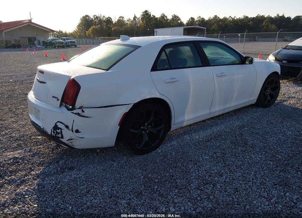 2022 CHRYSLER 300 S VIN: 2C3CCABG3NH184569