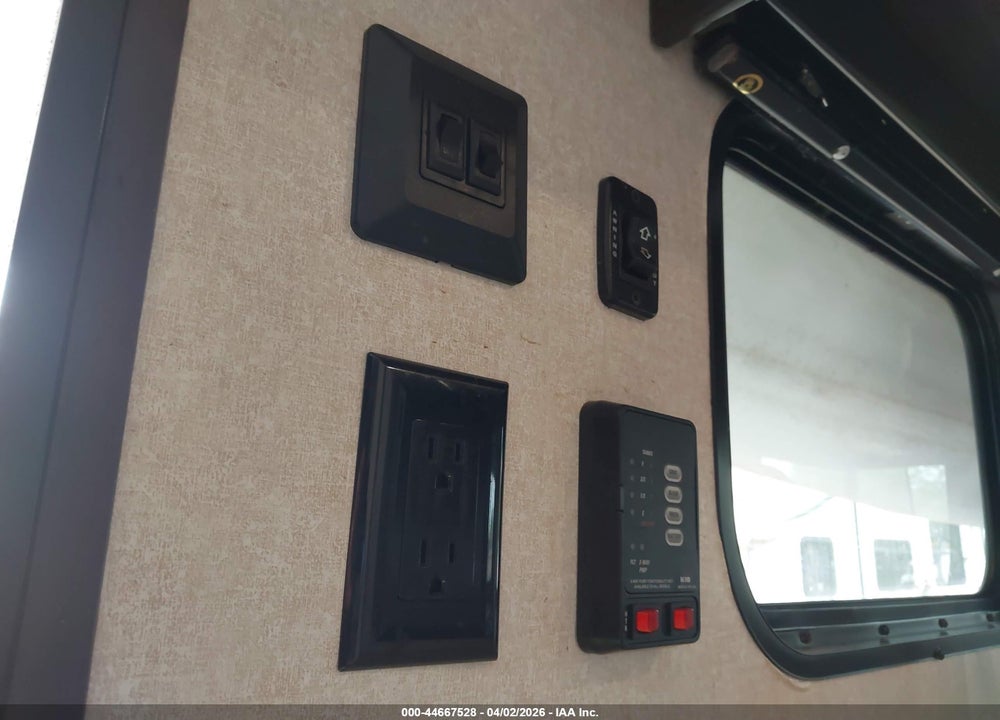 2019 JAYCO JAY FLIGHT SLX 212QB VIN: 1UJBJ0BL1K17Z0354