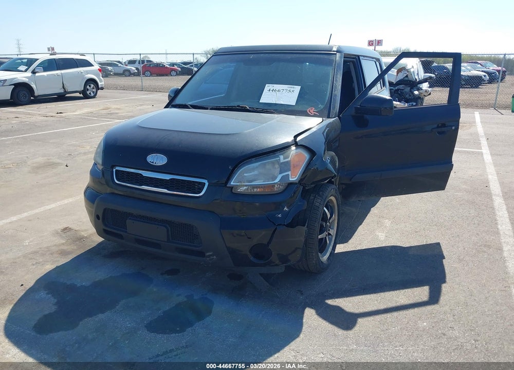 2011 KIA SOUL + VIN: KNDJT2A21B7284420