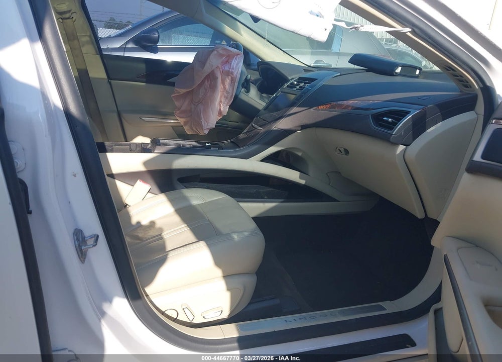 2015 LINCOLN MKZ HYBRID VIN: 3LN6L2LU0FR611923