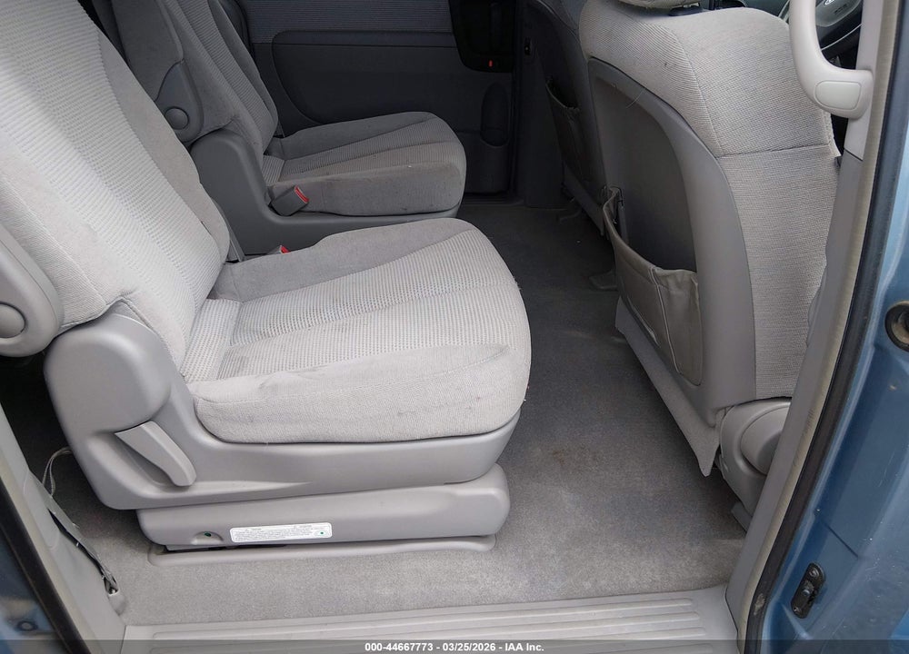 2007 KIA SEDONA VIN: KNDMB133176149547
