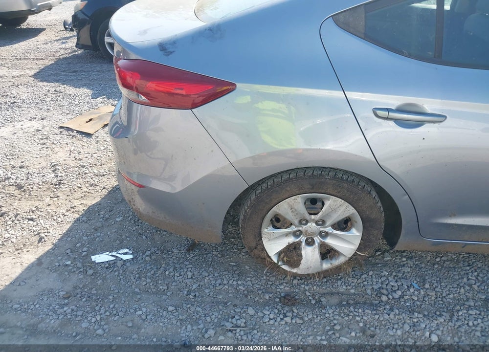 2017 HYUNDAI ELANTRA SE VIN: 5NPD74LF9HH132077