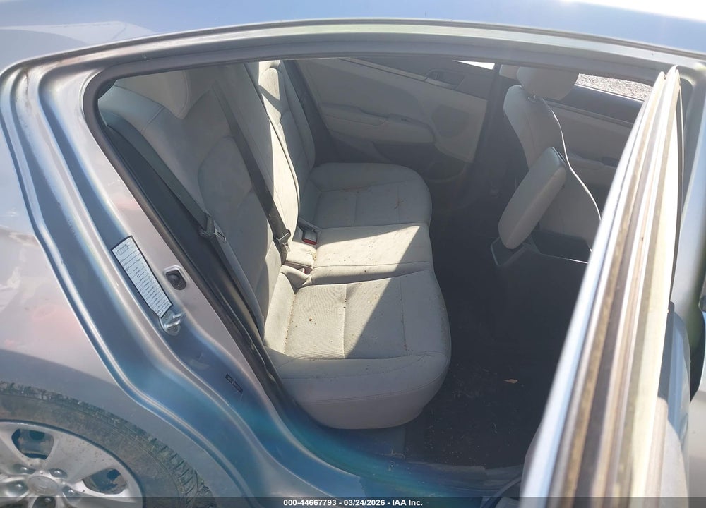 2017 HYUNDAI ELANTRA SE VIN: 5NPD74LF9HH132077