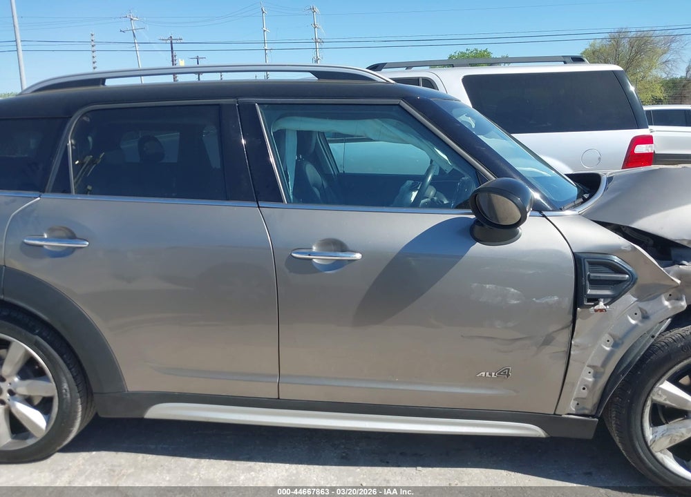 2017 MINI COUNTRYMAN COOPER VIN: WMZYV5C32H3E02686
