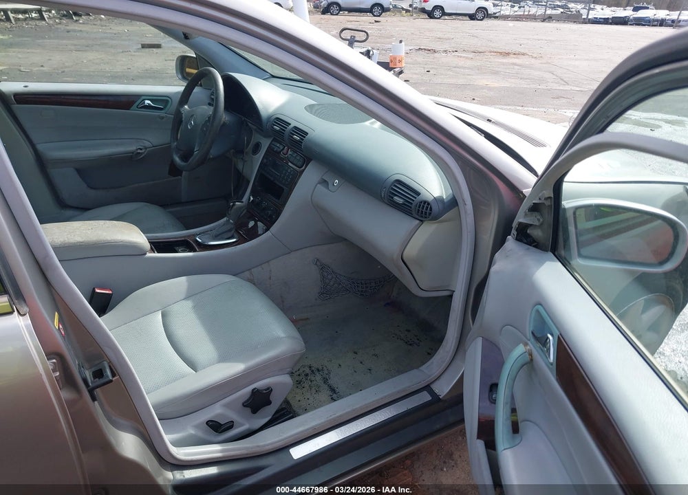 2003 MERCEDES-BENZ C 240 VIN: WDBRF61J23E012348