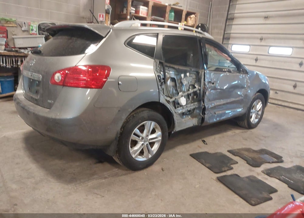 2015 NISSAN ROGUE SELECT S VIN: JN8AS5MV4FW257576