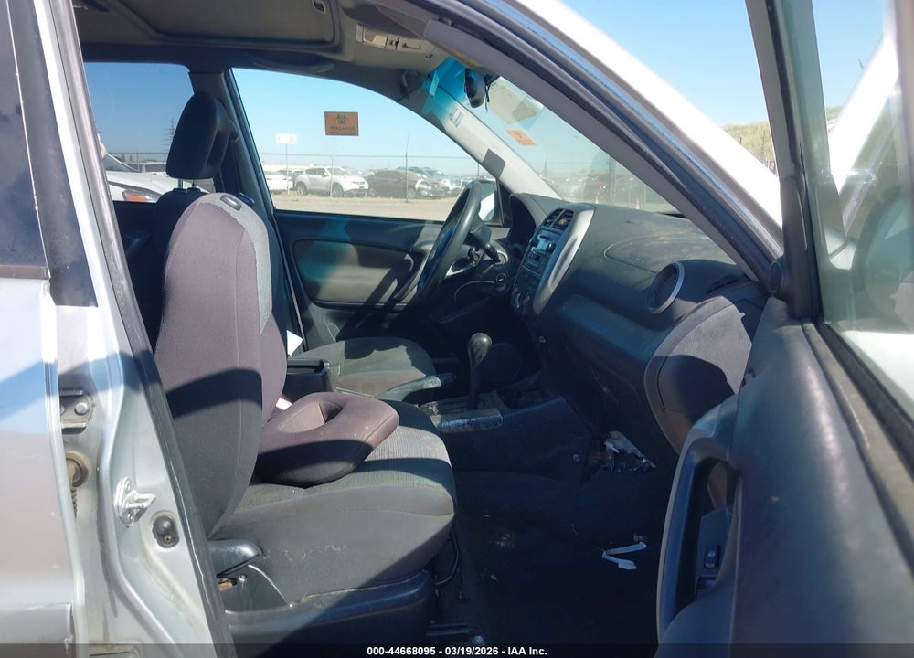 2004 TOYOTA RAV4 VIN: JTEHD20V546018152