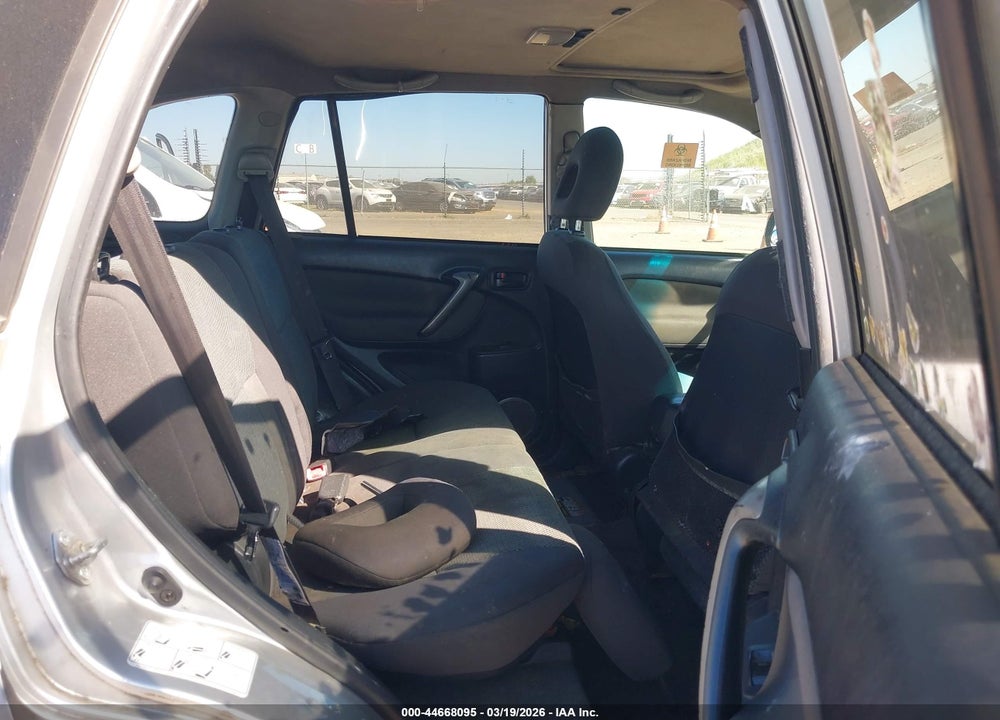 2004 TOYOTA RAV4 VIN: JTEHD20V546018152