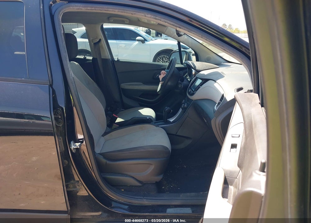 2017 CHEVROLET TRAX LS VIN: KL7CJKSB4HB091386