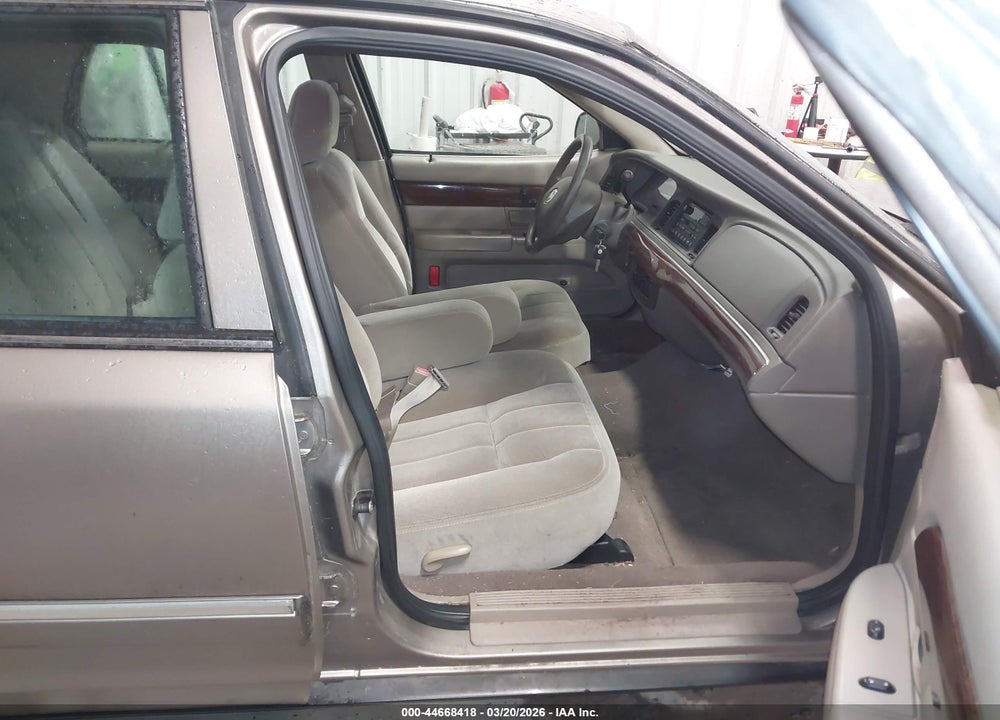2003 MERCURY GRAND MARQUIS GS VIN: 2MEFM74WX3X700411