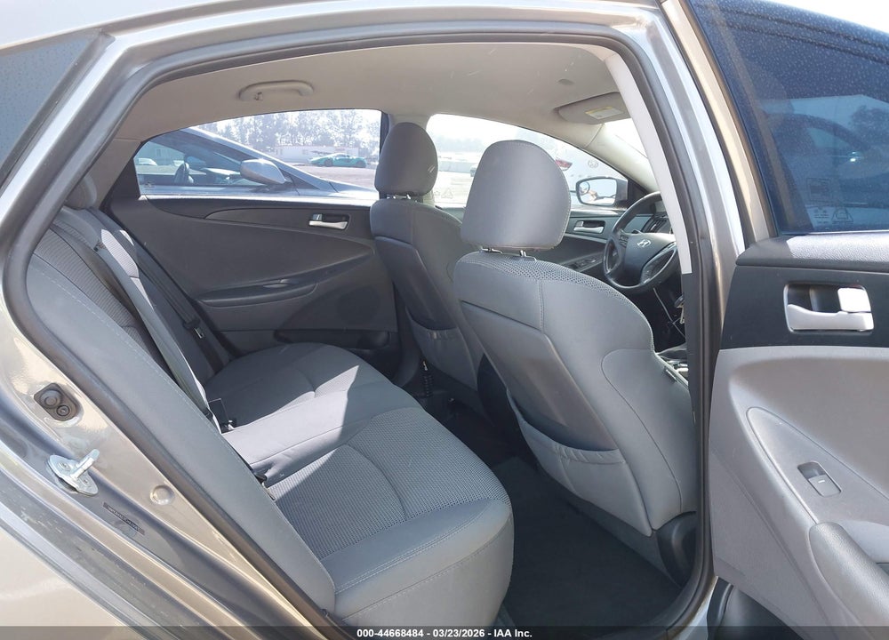 2014 HYUNDAI SONATA GLS VIN: 5NPEB4AC2EH920061
