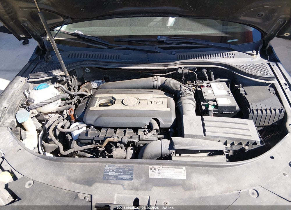 2010 VOLKSWAGEN CC SPORT VIN: WVWMN7AN5AE564138