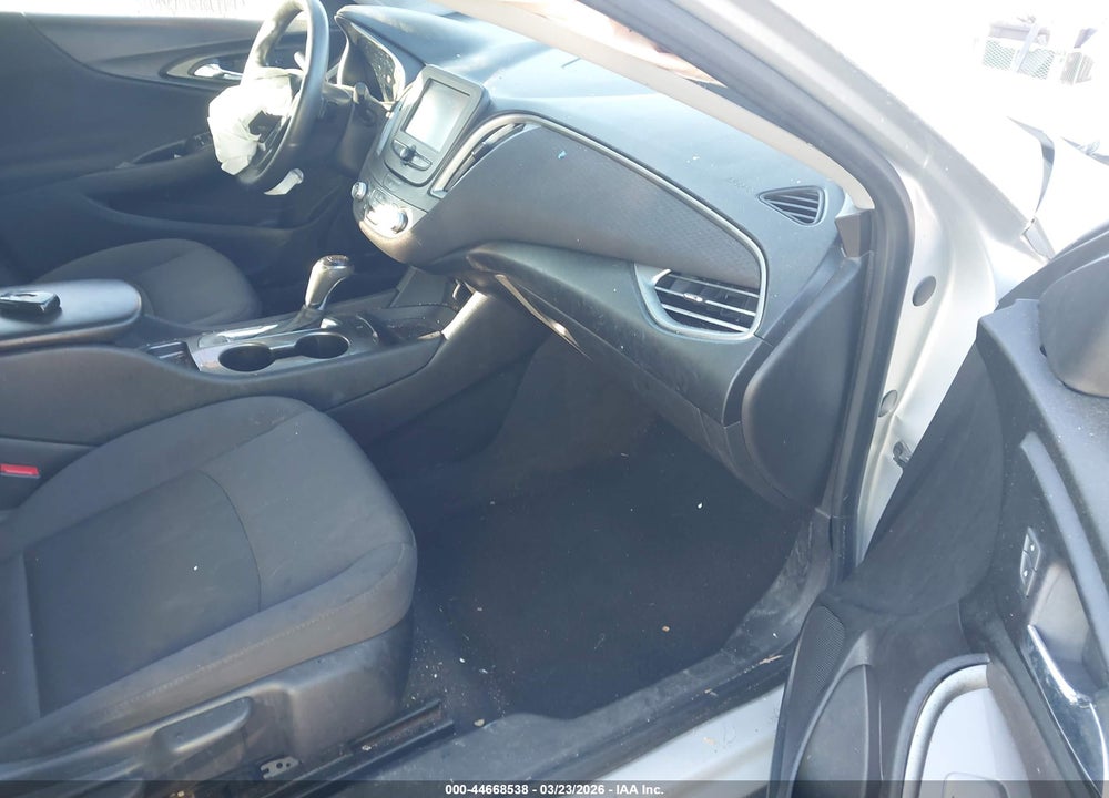 2018 CHEVROLET MALIBU 1LS VIN: 1G1ZB5ST4JF105587