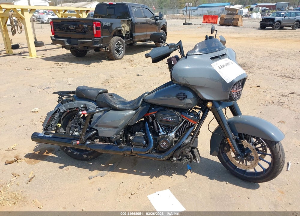 2018 HARLEY-DAVIDSON FLHXSE CVO STREET GLIDE VIN: 1HD1PXL15JB955376