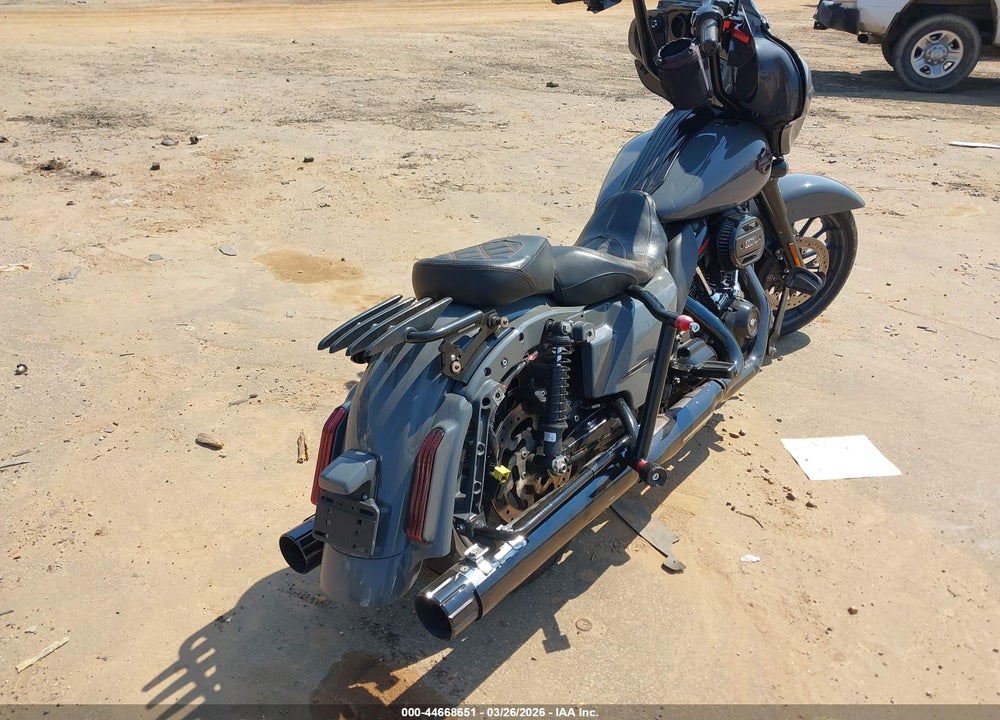 2018 HARLEY-DAVIDSON FLHXSE CVO STREET GLIDE VIN: 1HD1PXL15JB955376