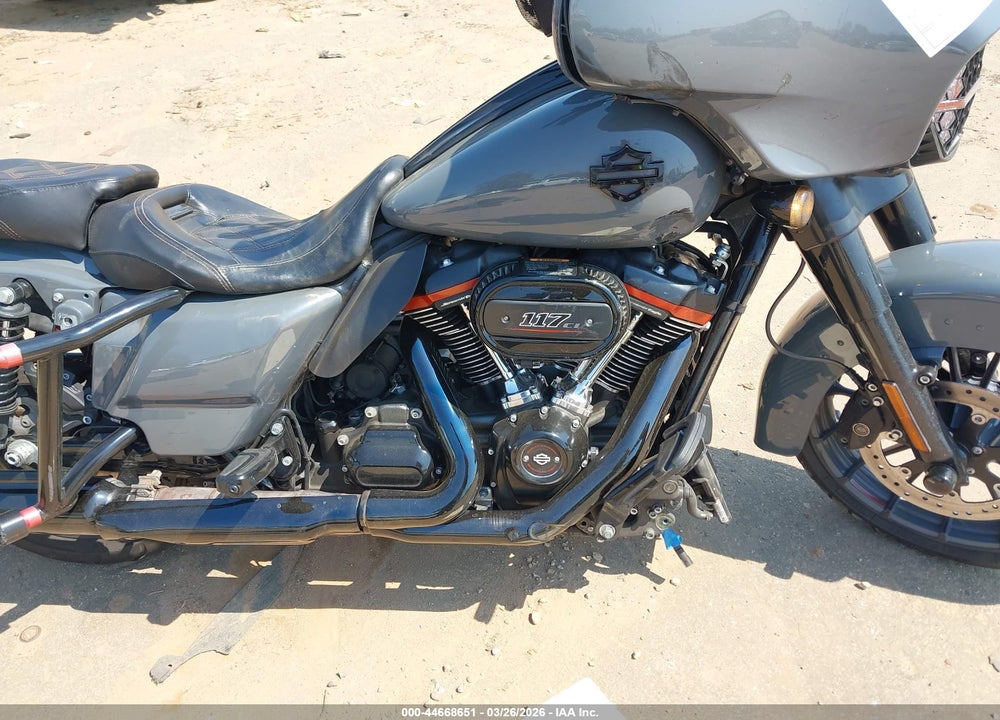 2018 HARLEY-DAVIDSON FLHXSE CVO STREET GLIDE VIN: 1HD1PXL15JB955376