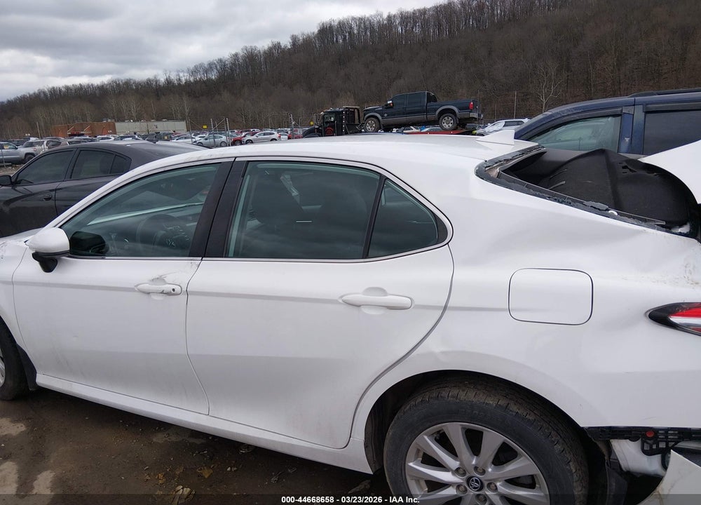2020 TOYOTA CAMRY LE VIN: 4T1C11AK7LU880459