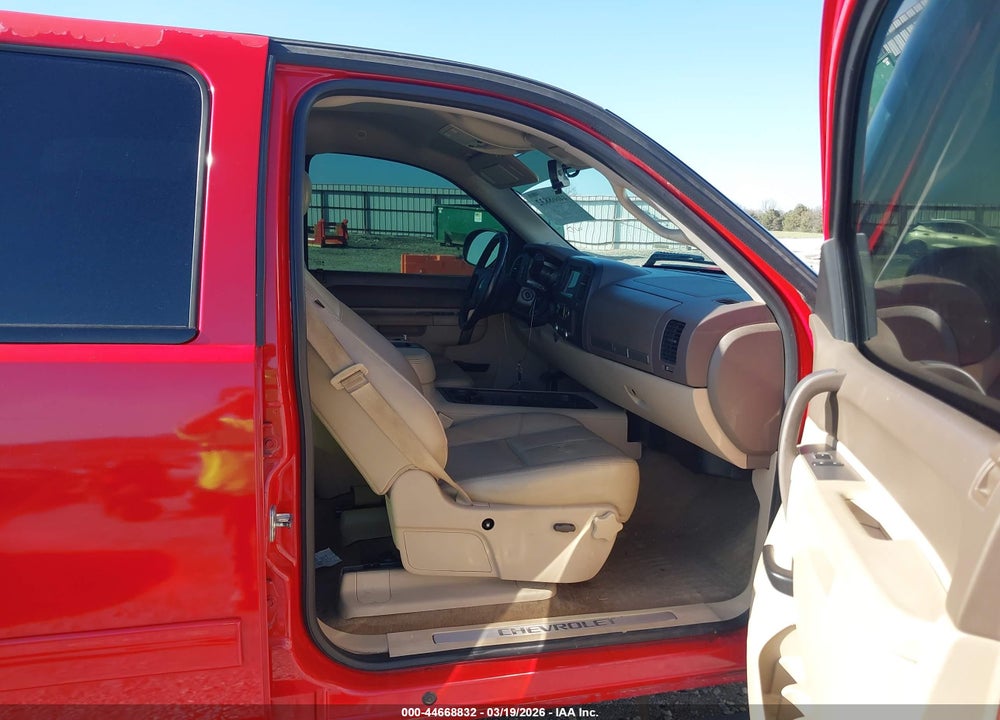 2013 CHEVROLET SILVERADO 1500 LT VIN: 3GCPKSE7XDG256853