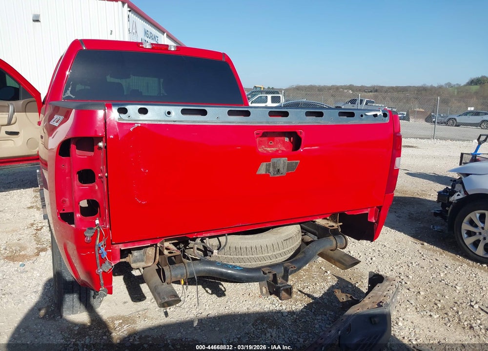 2013 CHEVROLET SILVERADO 1500 LT VIN: 3GCPKSE7XDG256853