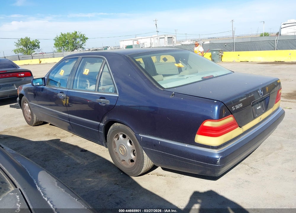 1995 MERCEDES-BENZ S 320W VIN: WDBGA32E6SA239179