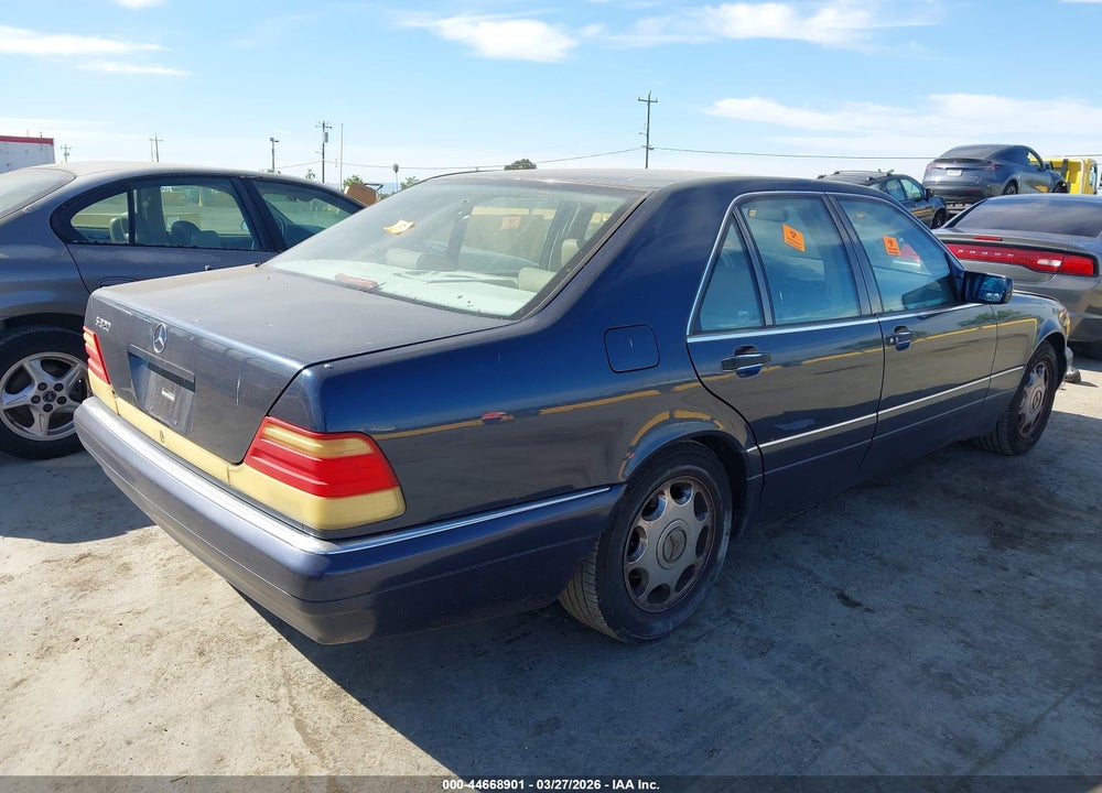 1995 MERCEDES-BENZ S 320W VIN: WDBGA32E6SA239179