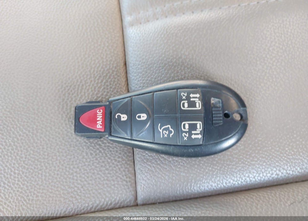 2016 CHRYSLER TOWN & COUNTRY TOURING VIN: 2C4RC1BG0GR205297