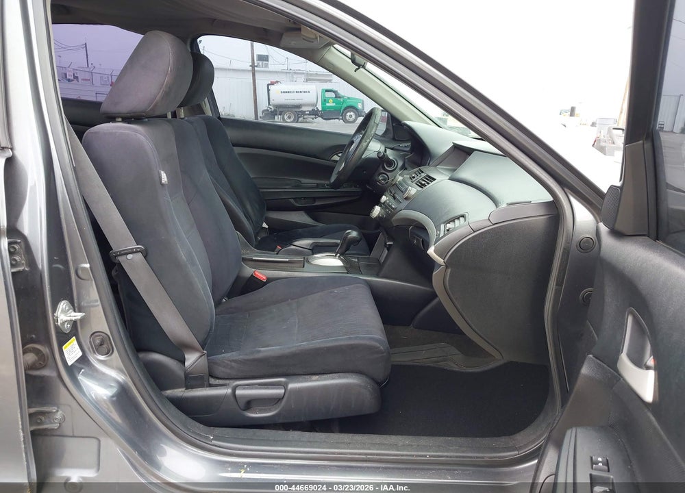 2011 HONDA ACCORD 2.4 LX VIN: 1HGCP2F30BA142482