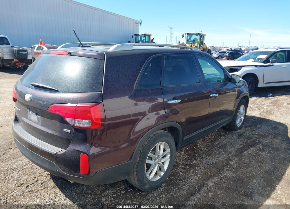 2015 KIA SORENTO LX VIN: 5XYKT4A66FG597765