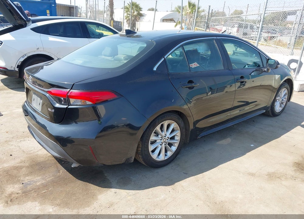 2022 TOYOTA COROLLA XLE VIN: 5YFFPMAE0NP297808
